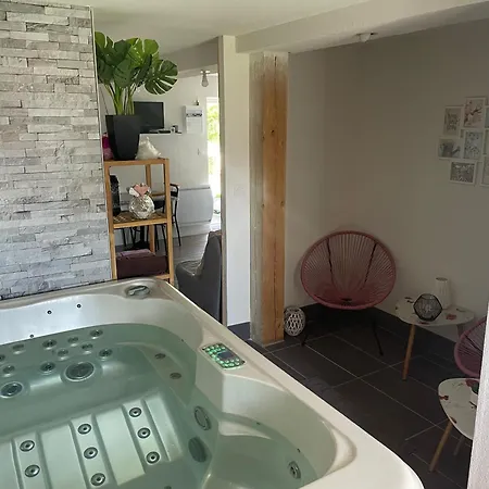 Nolelya شقة Saint-Rémy-en-Rollat